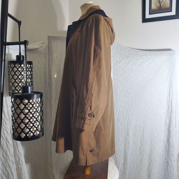 Gallery Classic Tan Trench Coat Size Large - Picture 3 of 12